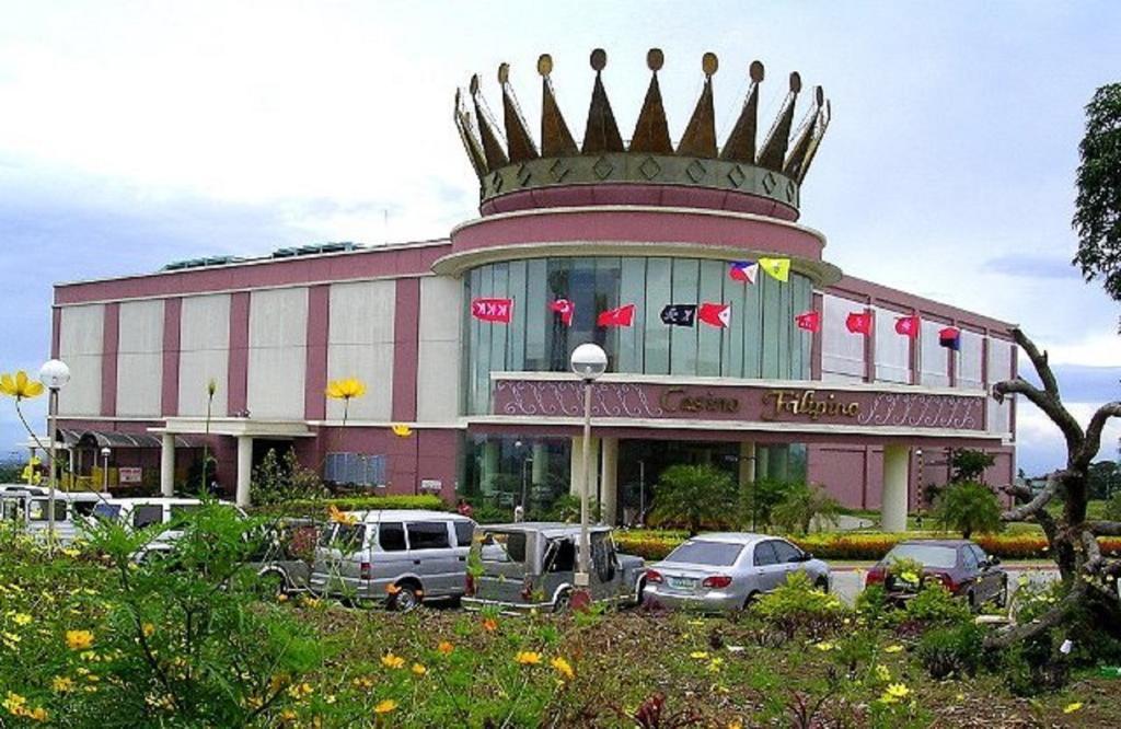 Blowing In The Wind - Lake View Apartments Tagaytay City Chambre photo